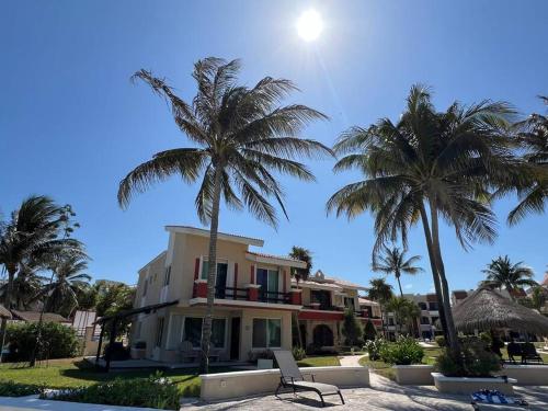 Nice house with pool in front of the beach in Puerto Morelos, Mexico
