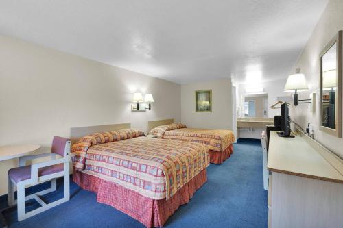 2 double beds