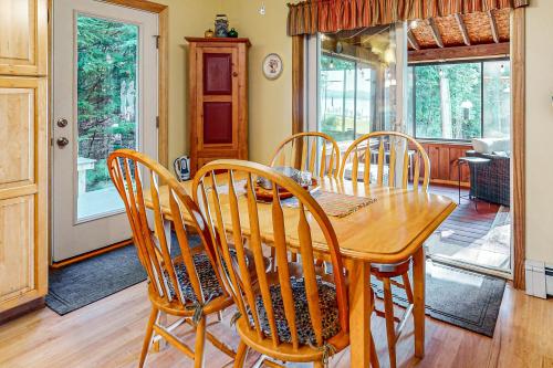 Spectacular Sebec Setting in โอโรโน (ME)