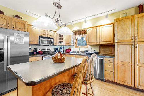 Spectacular Sebec Setting in Orono