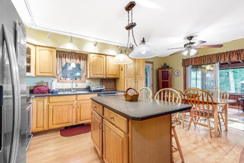 Spectacular Sebec Setting in โอโรโน (ME)