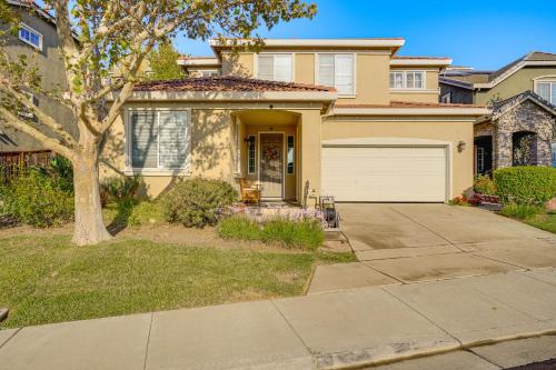Spacious Bay Point Family Home with Private Yard! in Pittsburg (CA)