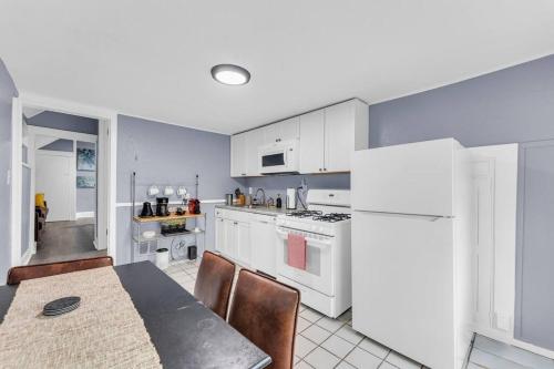 Quaint 2 Bedrooms in Historic Little Italy in Ambler Heights, USA