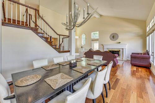8 Mi to Disneyland Spacious Home in Orange! in Anaheim, USA