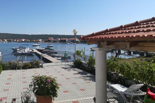 Apartments by the sea Sukosan Zadar - 5819 - image 2