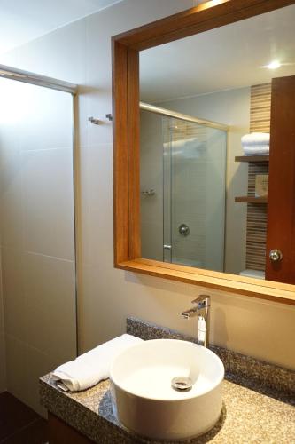 Penthouse near Larcomar 7BR AC Fast Wifi - image 2