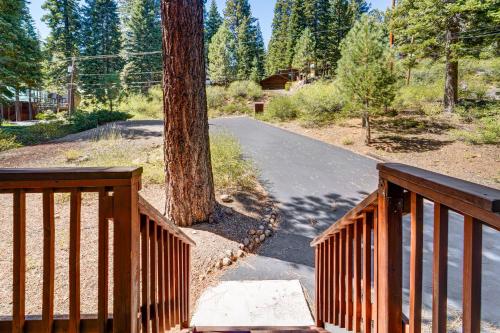 Tahoe Donner Escape Under 20 Min to 6 Ski Resorts - main image