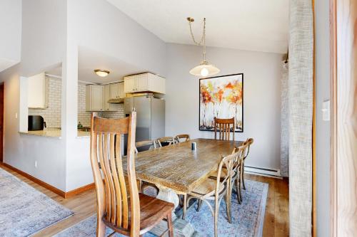 Lakeview Townhome Unit A5 in Avon, USA