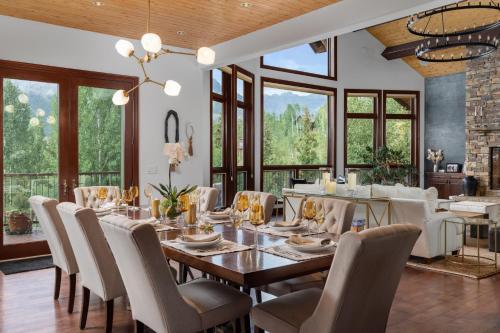Camp Telluride - golf course, views, hot tub, gym! in Telluride, USA