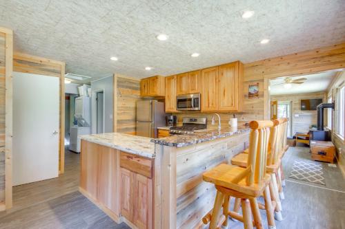 Contact Mountain Hideaway with Views and Porches! in McLeod, USA