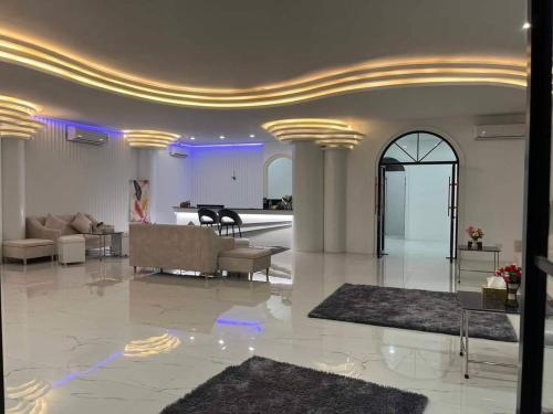 เดอบัว ไวท์ เฮาส์ (Debua White House) in มหาสารคาม