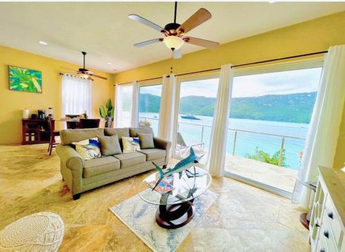 Sailfish Villa Luxury Beachfront Estate Magens Bay in Λόβενλουντ