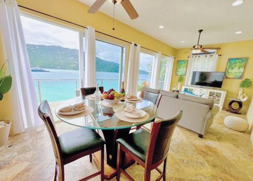 Sailfish Villa Luxury Beachfront Estate Magens Bay in Λόβενλουντ