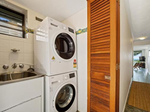 Mooloomba Two by Discover Stradbroke Mooloomba Two by Discover Stradbroke