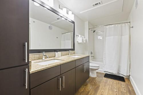 2B near Frisco Stonebriar w Gym and Pool 2462 in Frisco, USA