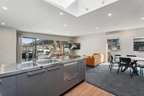 Walter Peak View Apartment - image 6