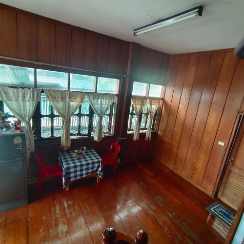 Sunny house hostel – Pai, ND