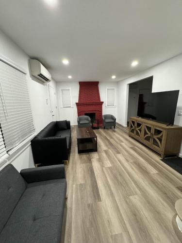 3 bed 2 baths, fully renovated in long island! in Hempstead, USA