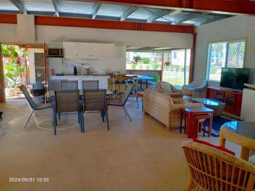Tamarind Gardens Camping, Caravans, Accommodation in Chillagoe