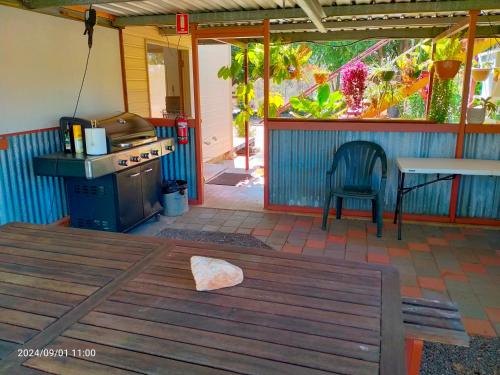 Tamarind Gardens Camping, Caravans, Accommodation in Chillagoe