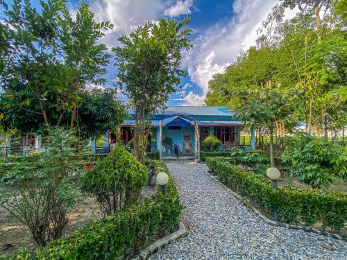 Hotel Tiger's Den - Peace Home, Family -an exciting adventurous park safari, arranger, Sauraha