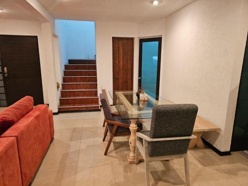 Casa con alberca privada en Fraccionamiento in Las Fincas