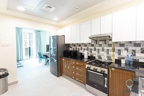 2BR Stunning Luxury Heart of Marina Near Beach, Dubaj (zdjęcie 3)