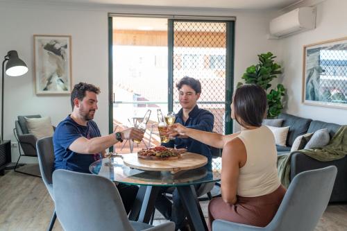 The Downtown Retreat - Heart of Redfern - image 8