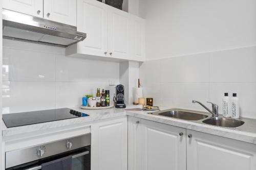 The Downtown Retreat - Heart of Redfern - image 3
