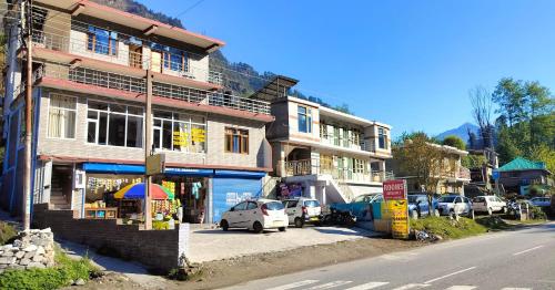 Exterior view, Night in Pardise Hotel Manali in Bran