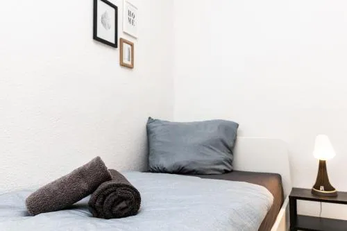HA-Mitte 01-1 I Monteurwohnung Uno I WLAN, Bettwäsche & Handtücher, Parkplatz I CosyHomes24 in Hagen, Deutschland