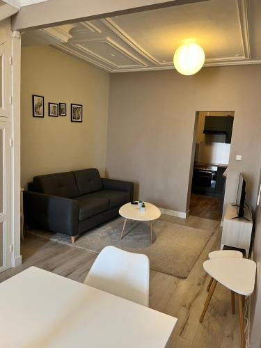 Maison de ville - 8 couchages in St Pierre Le Moutier