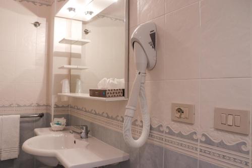 2 bedrooms, 3 beds