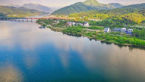 Chuncheon Namiseom River North Pool Villa · Witmal