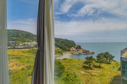 Geoje Hill Point Youth Hostel in Nambu-myeon