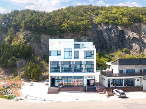 Namhae Red Wave Pension in Mijo-myeon