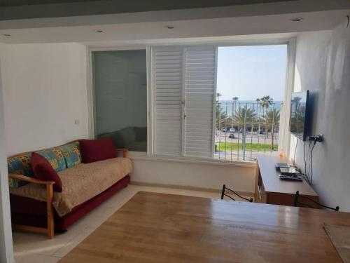 Sea view flat Deganya 60-8 in Kiryat Yam