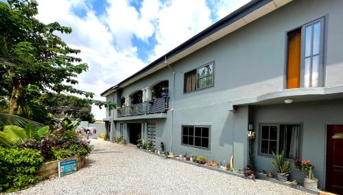 Exterior view, Bruks Guest House in Kumasi
