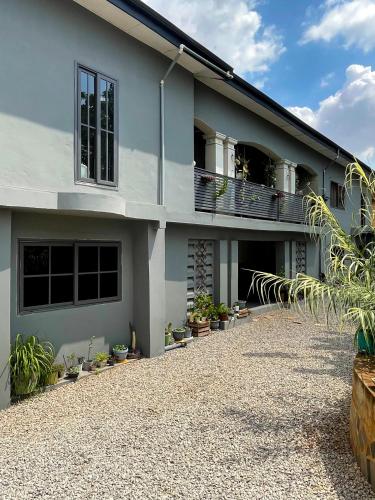 Exterior view, Bruks Guest House in Kumasi