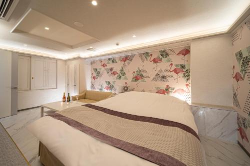 HOTEL X