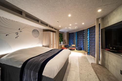 HOTEL X