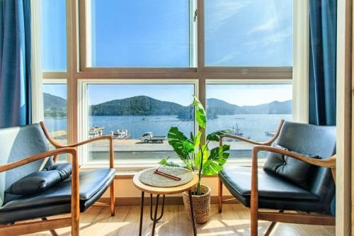 Tongyoung Martis Beach Pension in Docheon-dong