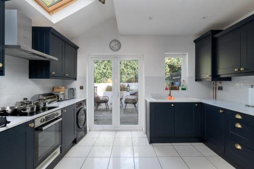 Charming & Spacious 2 BR Home, Northampton (photo 5)