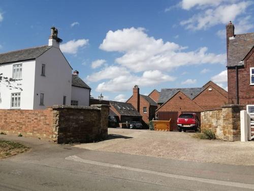 Intimate flat with free parking in West Langton