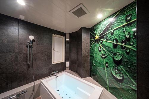 HOTEL X