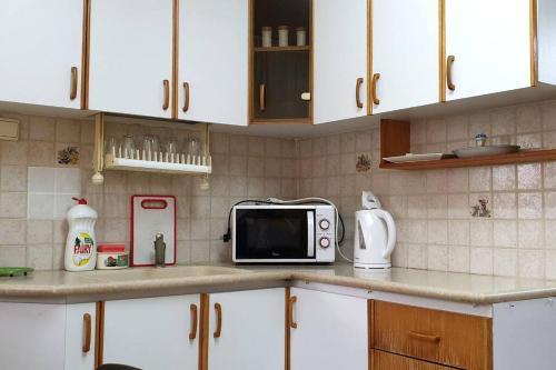 A flat with a garden 25 in Kiryat Yam