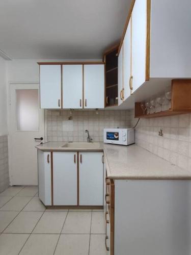 A flat with a garden 25 in Kiryat Yam