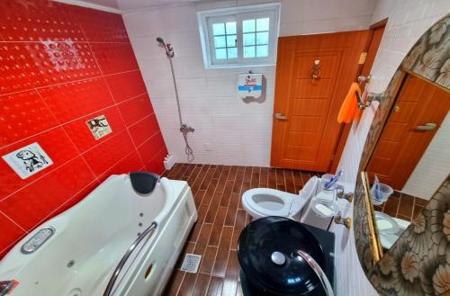 room detail thumbnail 2