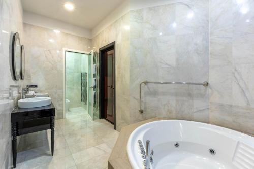 Relais Hotel Centrale - Residenza d'Epoca - image 7