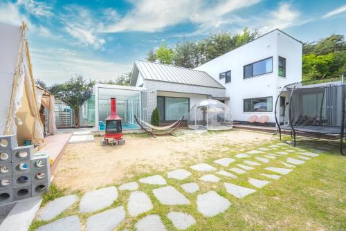 gyeongju memoareu kieokjangchi in Oedong-eup